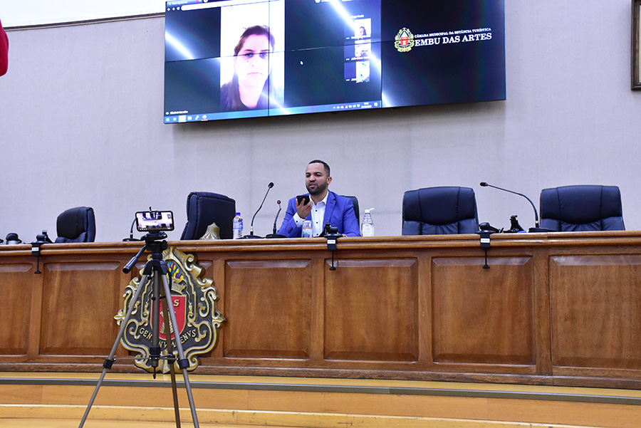 Presidente da Câmara, Hugo Prado, utilizou serviço de videoconferência do WhatsApp para realizar sessão extraordinária com vereadores